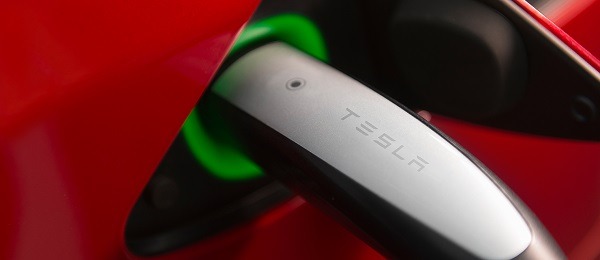 Tesla promises better batteries and cheaper car